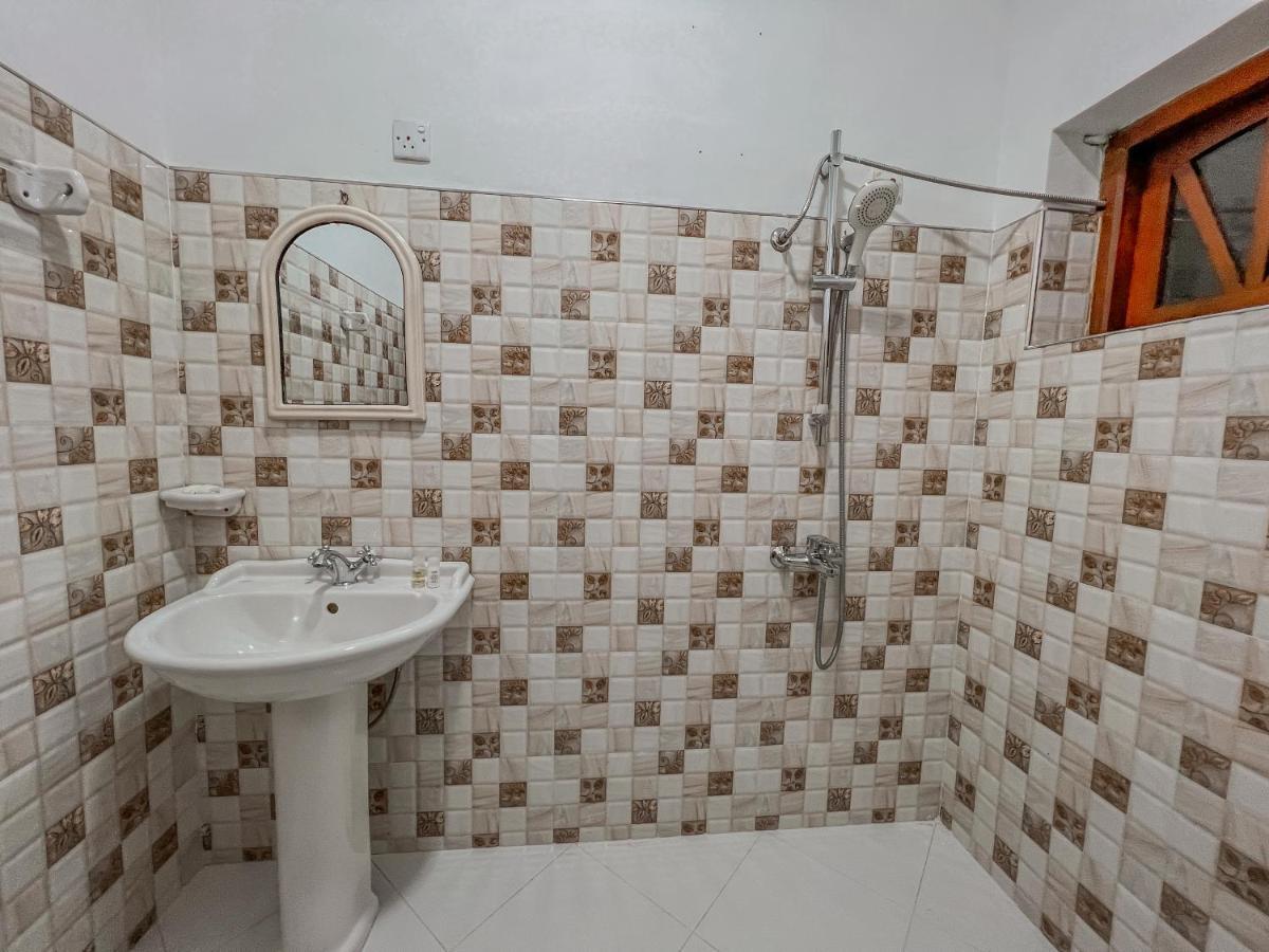 Royal Guest Hotel Inn Nuwara Eliya Ngoại thất bức ảnh